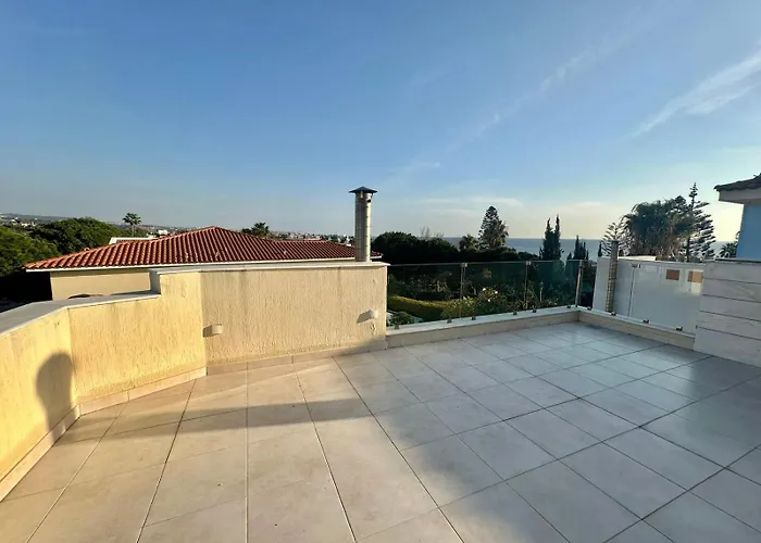 Coral Azure * Πάφος