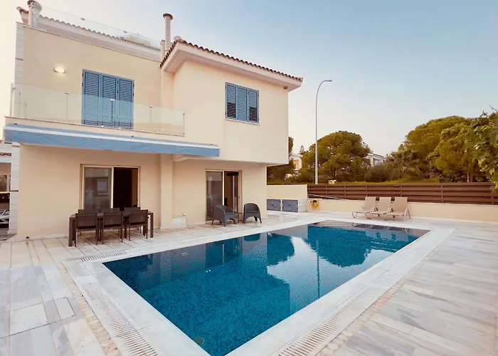 Vila Coral Azure Paphos